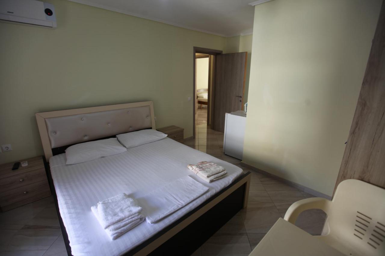 Angjelo Apartments Sarandë Exterior foto